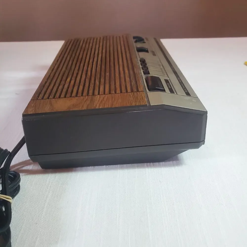 General Electric Alarm Clock Model 7-46308